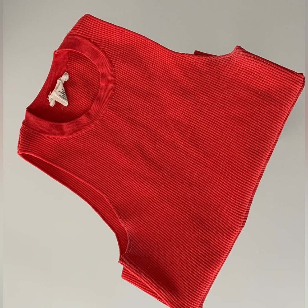 Red ribbed tank top